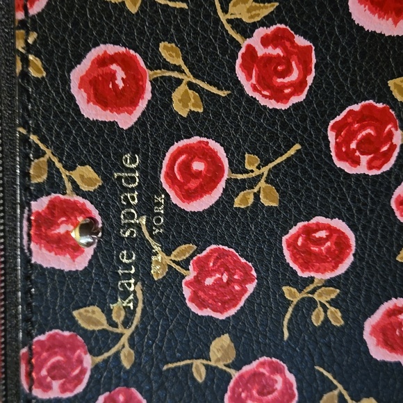 KATE SPADE NWOT  4PC BUNDLE RED FLORAL  REVERSIBLE TOTE BAG FREE WRISLET &WALLET - Picture 3 of 10